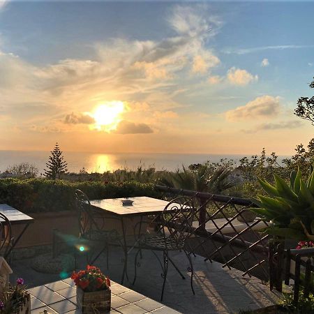 La Terrazzina Sul Tramonto Bed & Breakfast Forio di Ischia Exterior foto